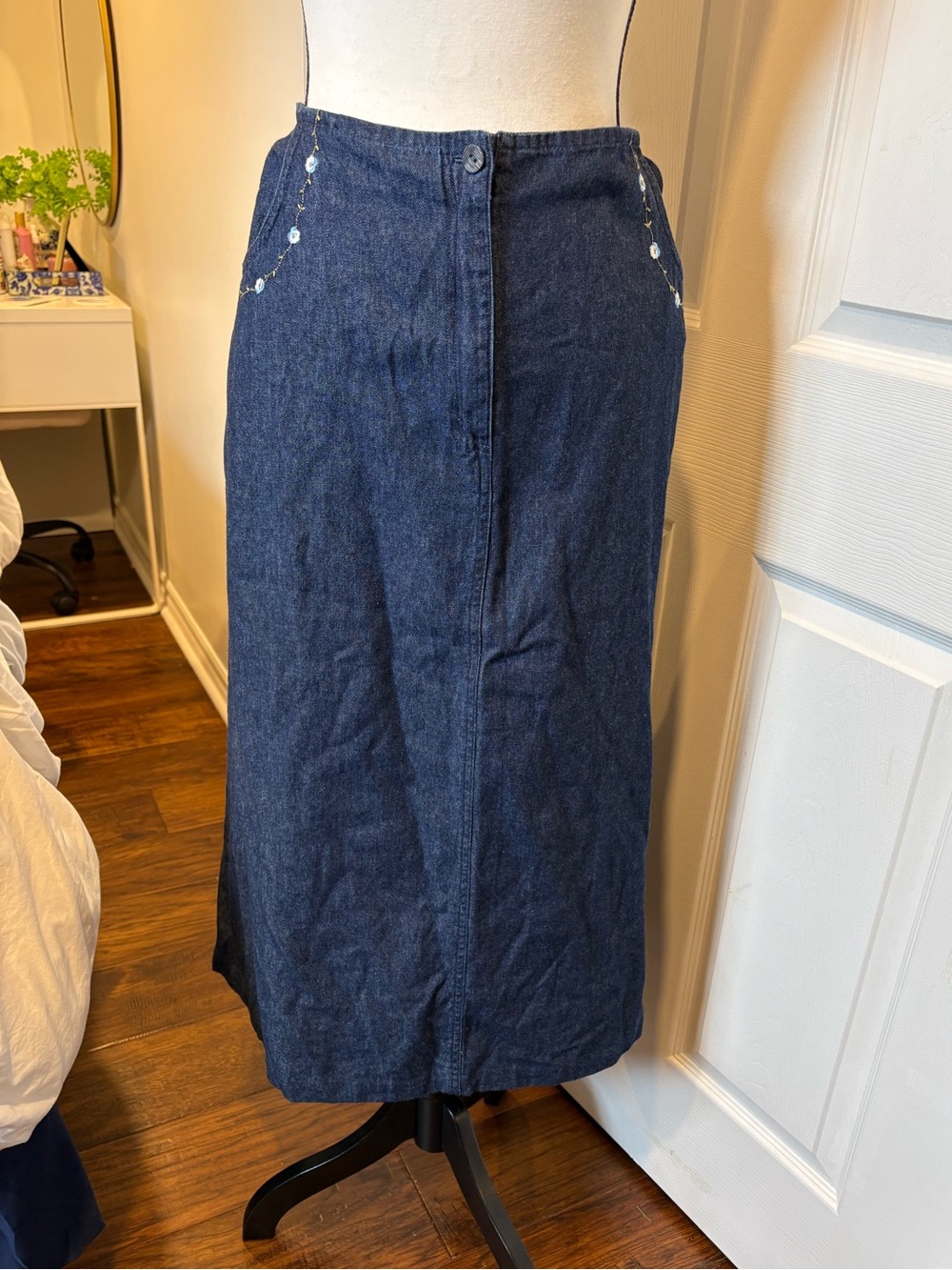 Vintage Y2K Dark Wash Denim Midi Skirt Floral Embroidered Plus Size 18